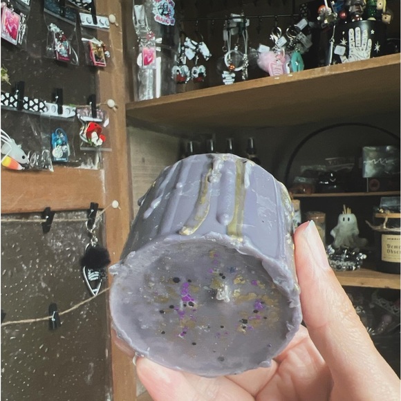 🔪🩸 Halloween horror spooky for Halloween handmade drip candle - Picture 8 of 17